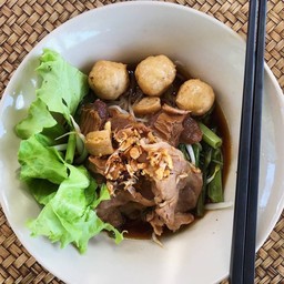 ก๋วยเตี๋ยวหมูตุ๋น