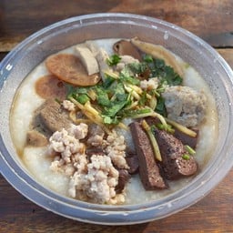 ก๋วยจั๊บญวนอุบล-ข้าวต้มกึ่งโจ๊ก ต้าวอิ้นท์