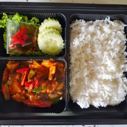 ข้าวพริกแกงไก่