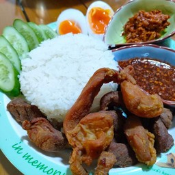 ข้าวหมูทอด