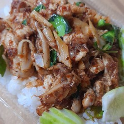 หน่อไม้ดองผัดพริกแกง.