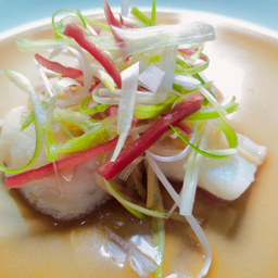 ปลาดอลลี่นึ่งซีอิ๊วราดข้าว