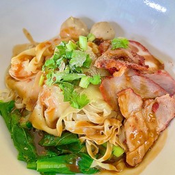 ก๋วยเตี๋ยว เกี๊ยวกุ้ง+หมูแดง+ลูกชิ้นหมูแห้ง (สูตรใหม่)