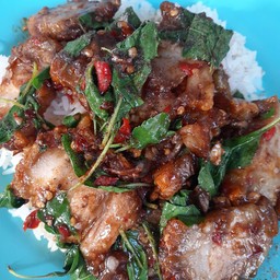 พริกเผาหมูกรอบ.