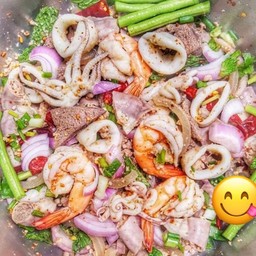 ลาบหมึกกุ้งหมูยอหอมข้าตัวสุดๆต้องลอง