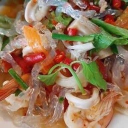 ยำเส้นแก้วรวมมิตรทะเล