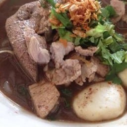 ก๋วยเตี๋ยวรสเด็ดเจ็ดสหาย สาขาโลตัส วัดไทร
