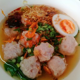 อาหมงข้าวมันไก่ เกี๊ยวกุ้ง หมูแดง หมูกรอบ ก๋วยจั๊บ