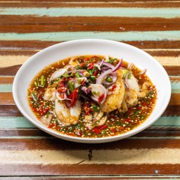 ยำไข่ปลาหมึกทอด