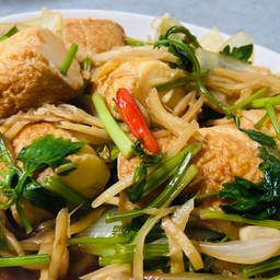 เต้าหู้ไข่ผัดใบขึ้นฉ่าย