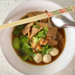 ก๋วยเตี๋ยวบ้านยิ้ม รสเด็ดสูตรโบราณ
