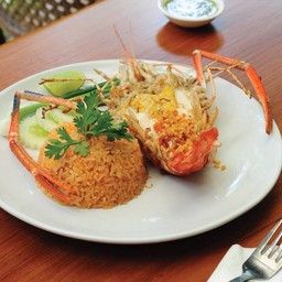 ข้าวกุ้งแม่น้ำทอดกระเทียม