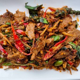 ผัดเผ็ดเนื้อกวาง