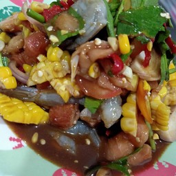 ยำแซลมอนกุ้งสด