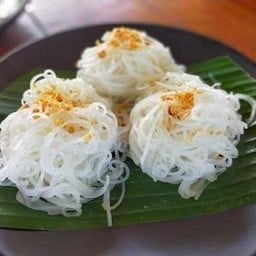 เส้นหมี่ขาวลวก+กระเทียมเจียว