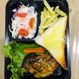 LuckBoBo เปลี่ยนชื่อเป็น Maewkwak Cafe'