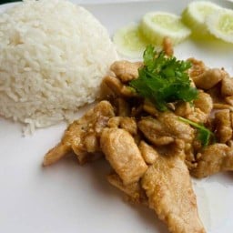 กะเพราน้องแบม บ้านช่างหล่อ(พรานนก)