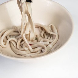 เส้นปลาน้ำใส