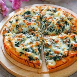 พิซซ่าหน้าผักโขมชีส size m