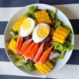 สลัดปูอัดไข่ต้ม