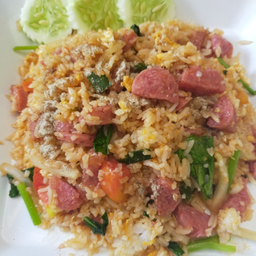 ข้าวผัดแหนม