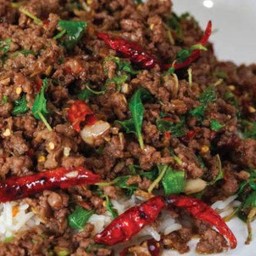 ข้าวกะเพราเนื้อ