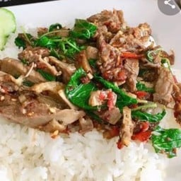 อาหาร 24 ชั่วโมง กะเพราเป็ด ก๋วยเตี๋ยว และอาหารตามสั่ง