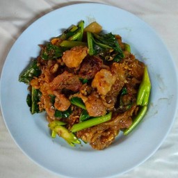 ผัดซี้อิ้วหมู