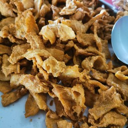 เจ้นุ้ย หมูทอดเจียงฮาย