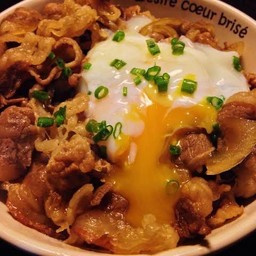 หมูสดนายโด่ง ตลาดบายพาสติดเซเว่น