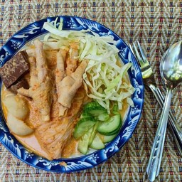 ขนมจีนน้ำยาขาไก่