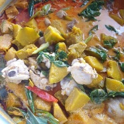 ข้าวแกงลุงจันทร์ ตลาดนัดข้างเขตลาดพร้าว