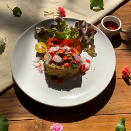 ข้าวผัดปลาอินทรีย์เค็ม
