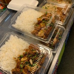 ป.ข้าวผัดปู ตลาดโรงพยาบาลธรรมศาสตร์