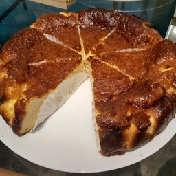 BASQUE CHEESE CAKE