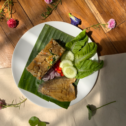 ข้าวผัดปลาสลิด