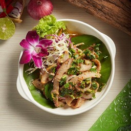 B03น้ำตกคอหมูย่าง Spicy Minced Pork Lab
