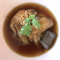 ก๋วยเตี๋ยวปีกตุ๋น