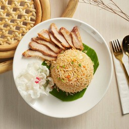 E03ข้าวผัดไข่ vs คอหมูย่าง (Egg Fried Rice + Grilled Pork Neck