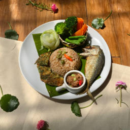 ข้าวผัดน้ำพริกปลาทู