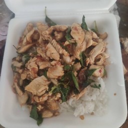 ข้าวผัดพริกแกงไก่