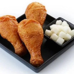 น่องไก่เกาหลี3ชิ้น พร้อมหัวไชเท้าดอง