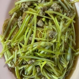 กุยช่ายขาวผัดเต้าหู้หมูสับ