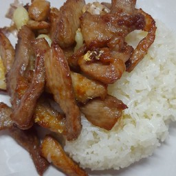 หมูทอดอิงฟ้า