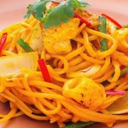 สปาเกตตีผัดไข่เค็ม