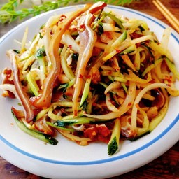 凉拌猪儿朵  ยำหูหมู