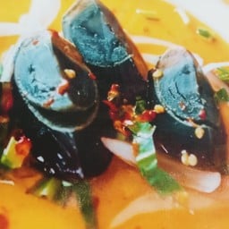 ยำไข่เยี่ยวม้า