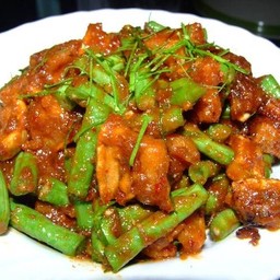 ผัดพริกแกง (กับ)