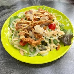 สลัดไก่ทอด
