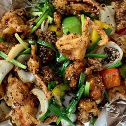 ปูนิ่มผัดพริกไทยดำ